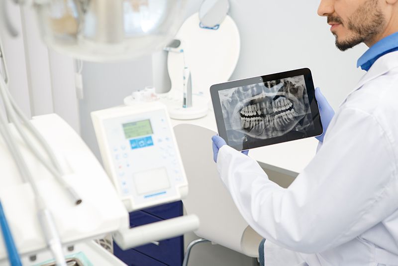 Photo showing the x-ray technology available at the office of Dr. James A. Vette, DDS in Germantown, MD